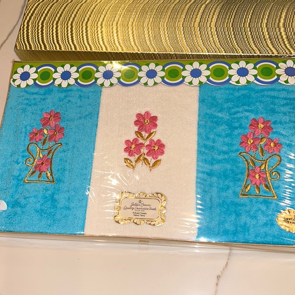 Bath Vintage Guest Towels Golden Crown Poshmark